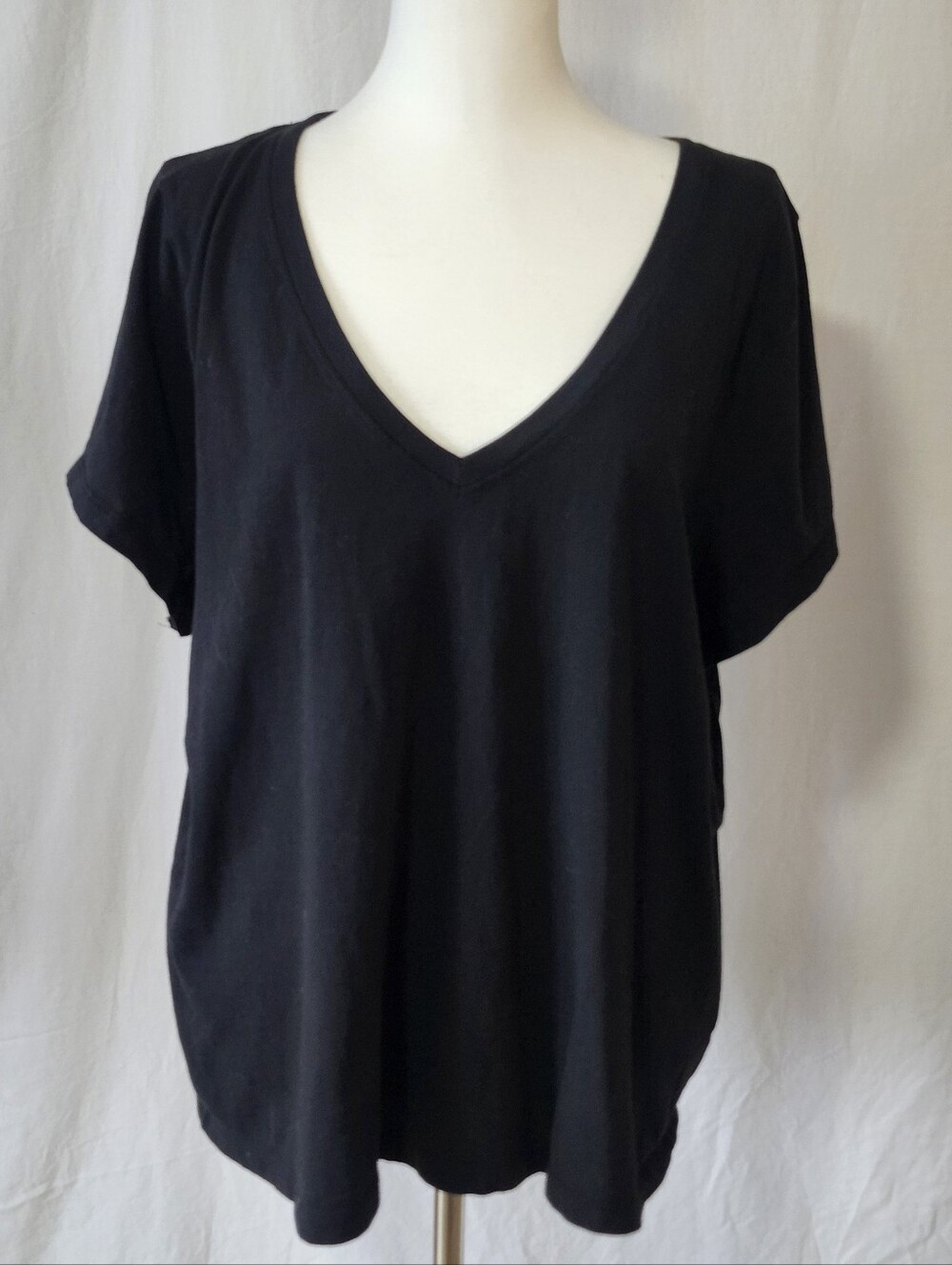 J.Crew Mercatile Broken In Knit Goods Women's Black V-Neck Tee